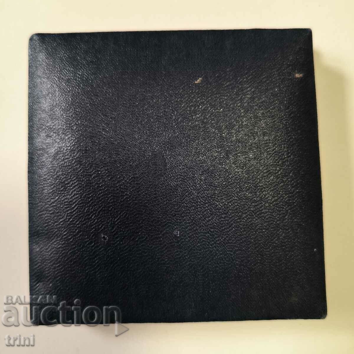 Auction Yugoslavia Medal for 20 years of service in RKB with number Auction Yugoslavia Medal for 20 years of service in RKB with number