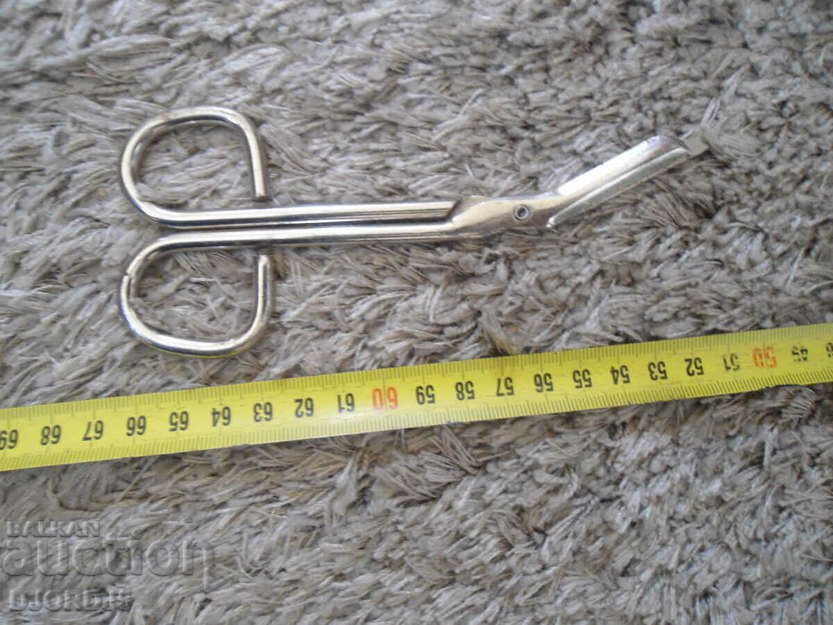 Delivery of Old specialized scissors Delivery of Old specialized scissors