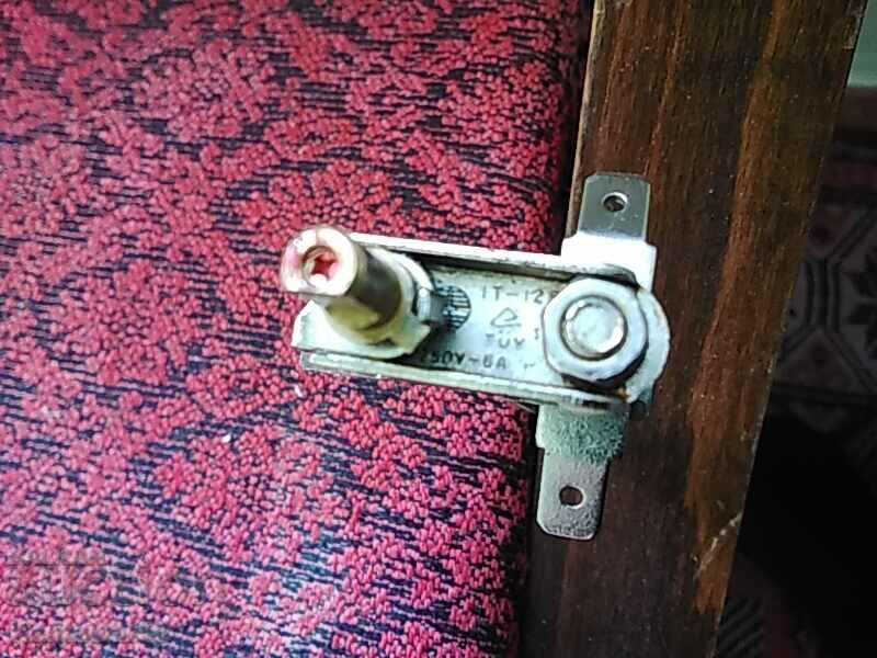 Auction  Thermostat 1T 128