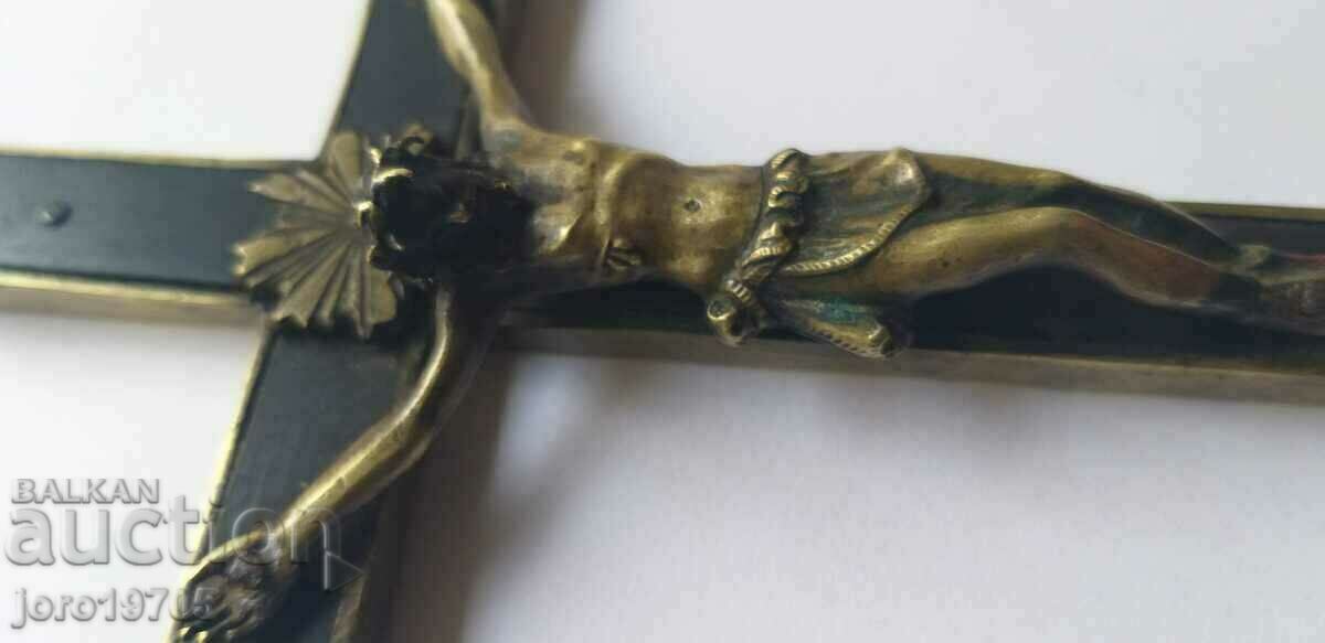 Delivery of Large antique cross / crucifix / 1880. Delivery of Large antique cross / crucifix / 1880.