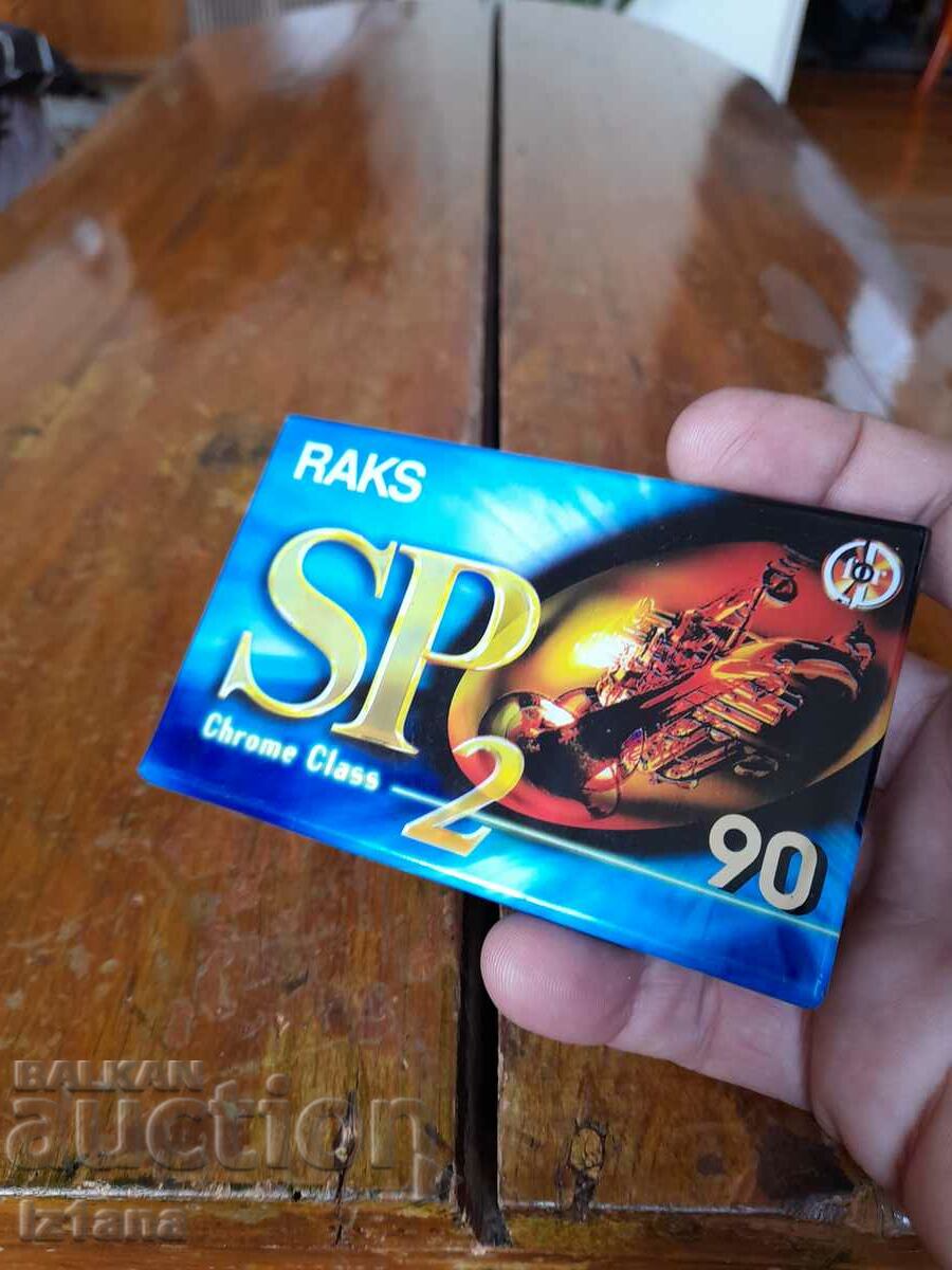 Vechea casetă audio Raks cu preț 20.00 BGN | € 10.23