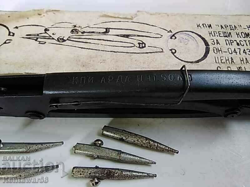 Auction Snap ring pliers (snap ring pliers) Auction Snap ring pliers (snap ring pliers)