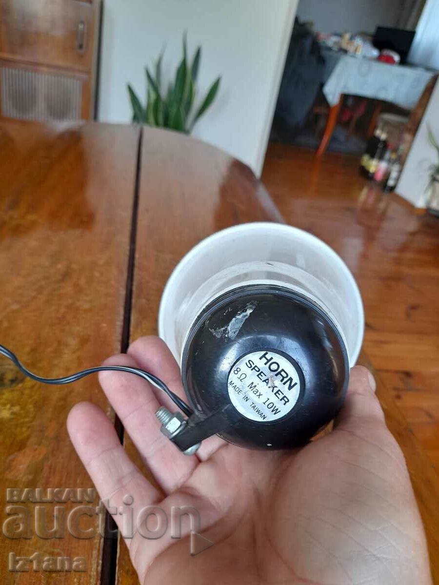 Auction Old Horn speaker Auction Old Horn speaker