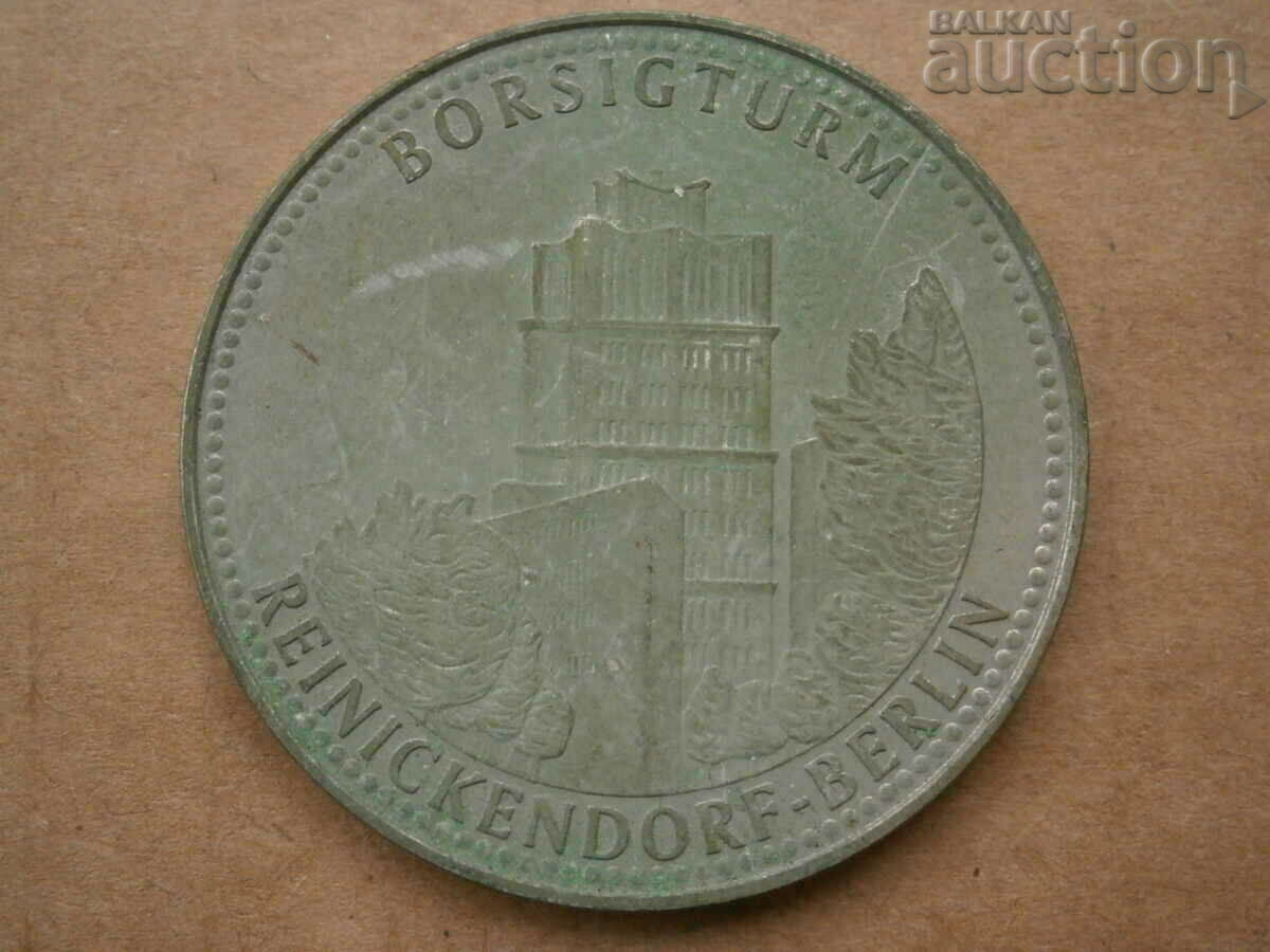 Delivery of award medal for cultural merit city of Berlin BERLIN RRR Delivery of award medal for cultural merit city of Berlin BERLIN RRR