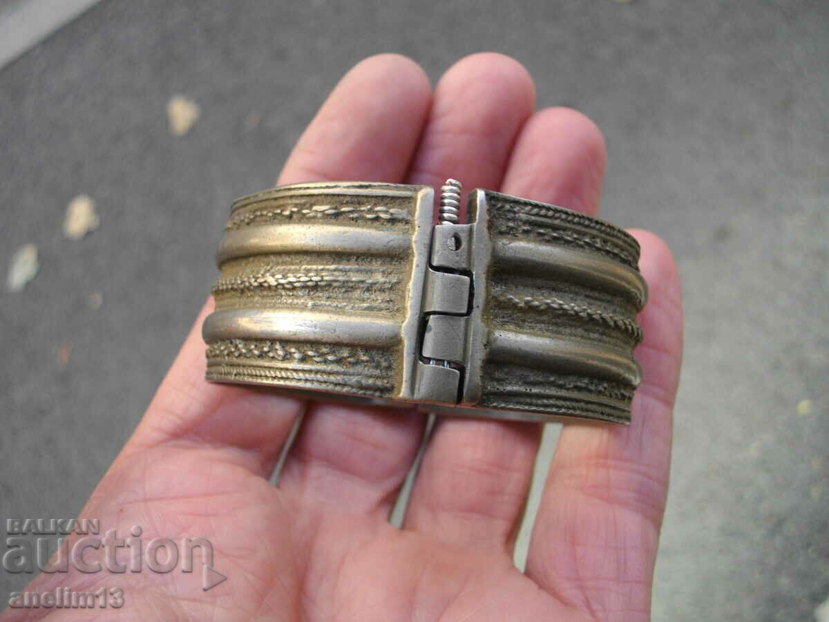 СТАРА САЧАНЕНА ВЪЗРОЖДИНСКА ГРИВНА - 6 СТАРА САЧАНЕНА ВЪЗРОЖДИНСКА ГРИВНА - 6