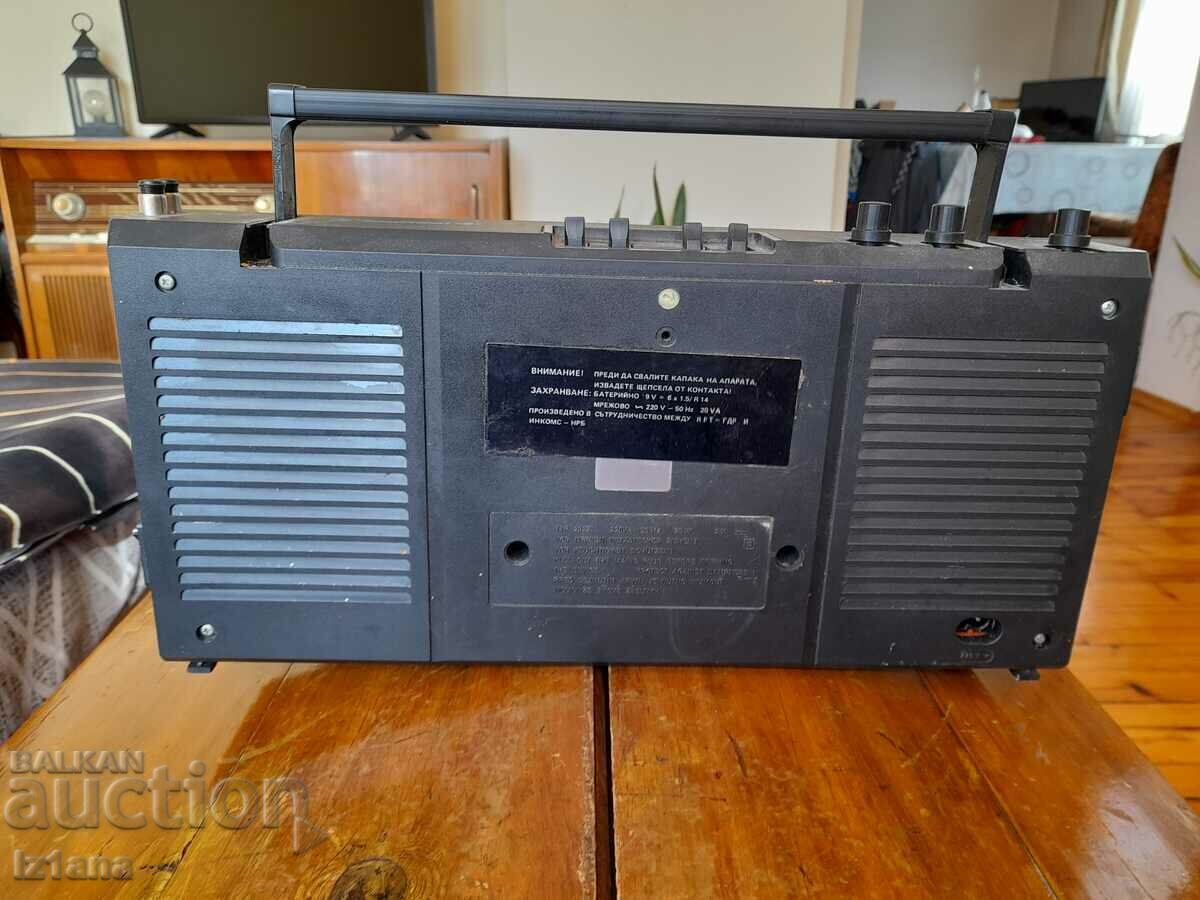 Delivery of Old Incoms Mezdra SKR 720 radio cassette player Delivery of Old Incoms Mezdra SKR 720 radio cassette player
