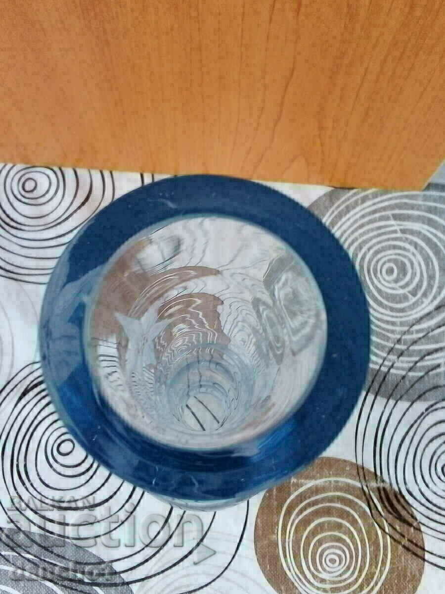 A vase - 5 A vase - 5