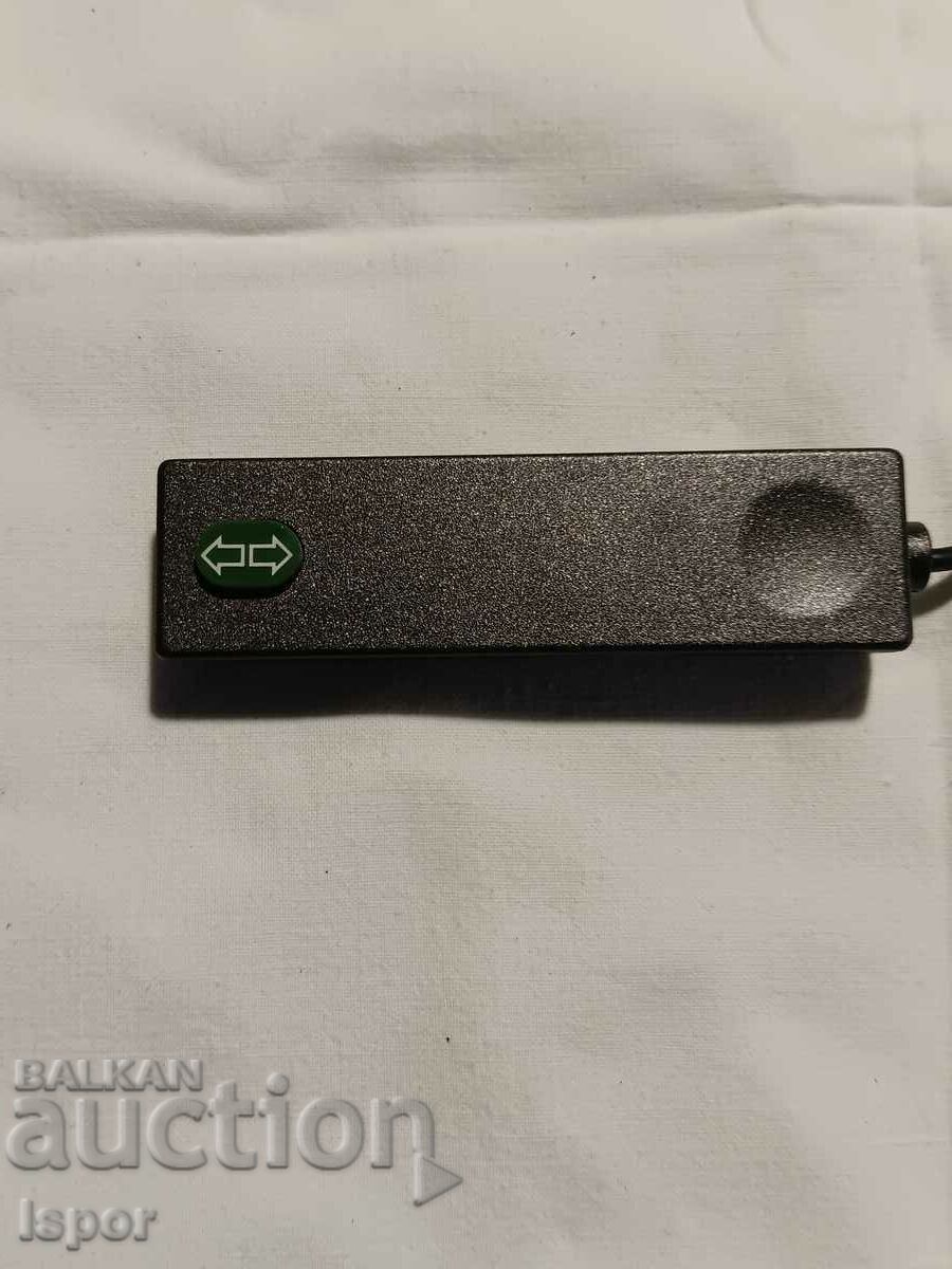 Lamp and remote from an overhead projector - 6 Lamp and remote from an overhead projector - 6