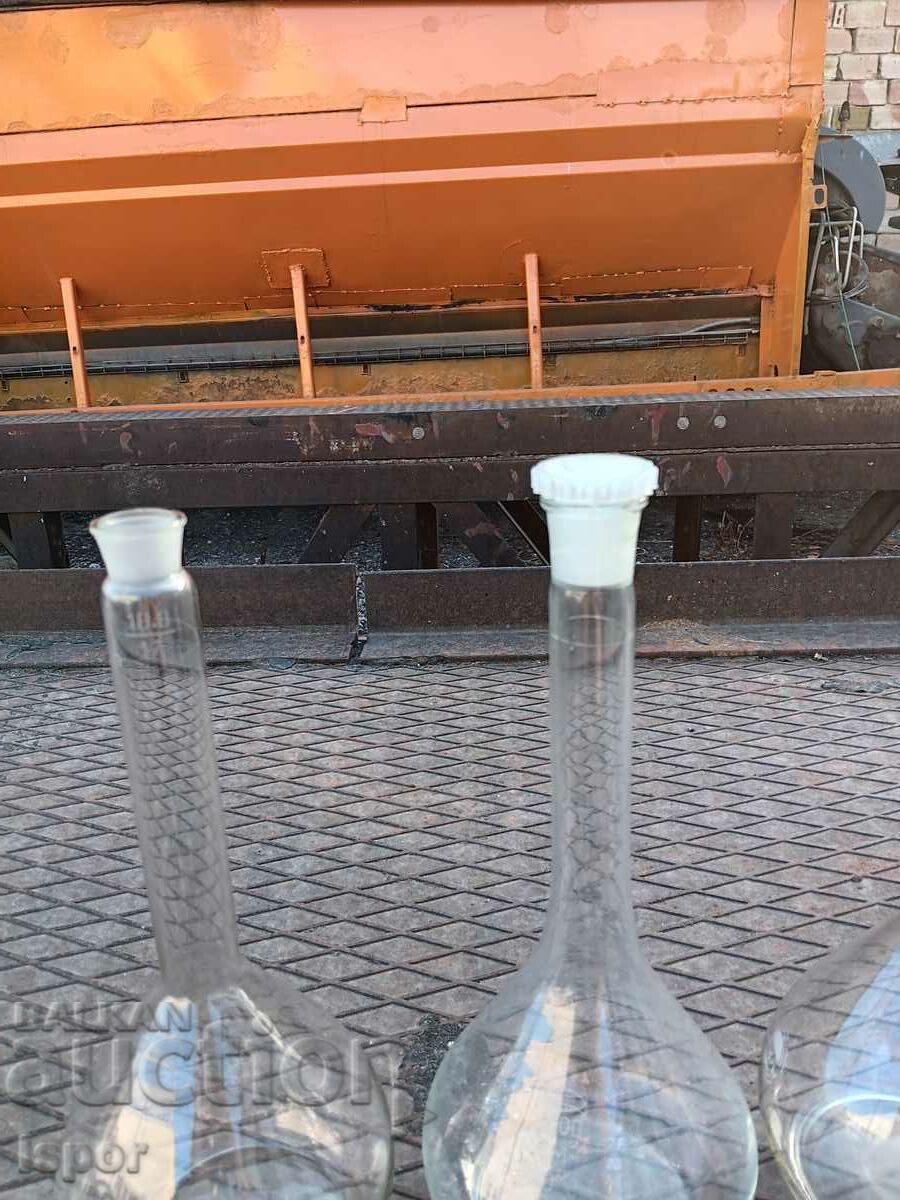 Vintage flasks with price 18.00 BGN | € 9.20 Vintage flasks with price 18.00 BGN | € 9.20