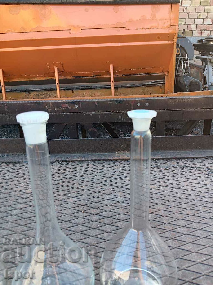 Auction Vintage flasks Auction Vintage flasks