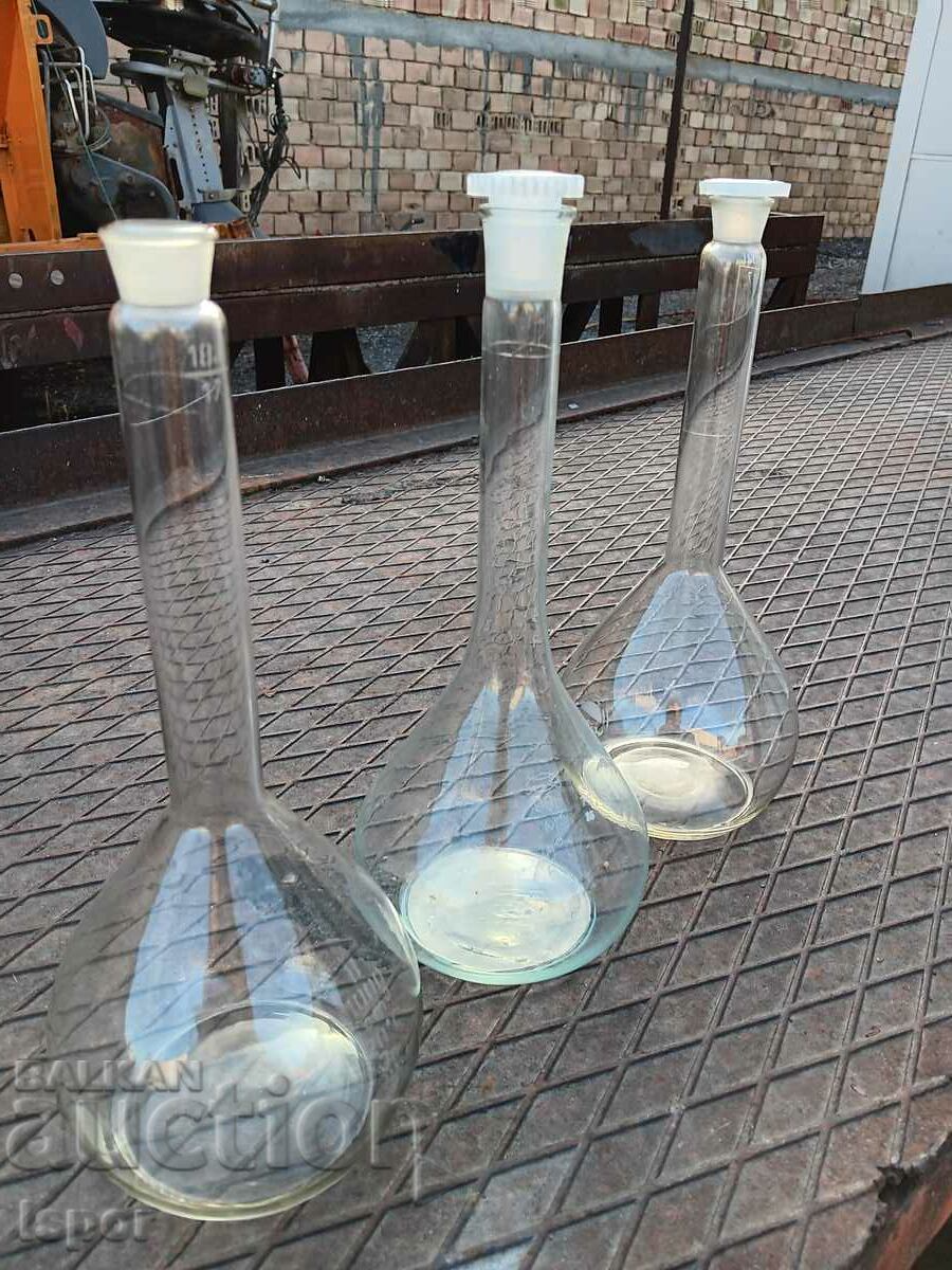 Delivery of Vintage flasks Delivery of Vintage flasks