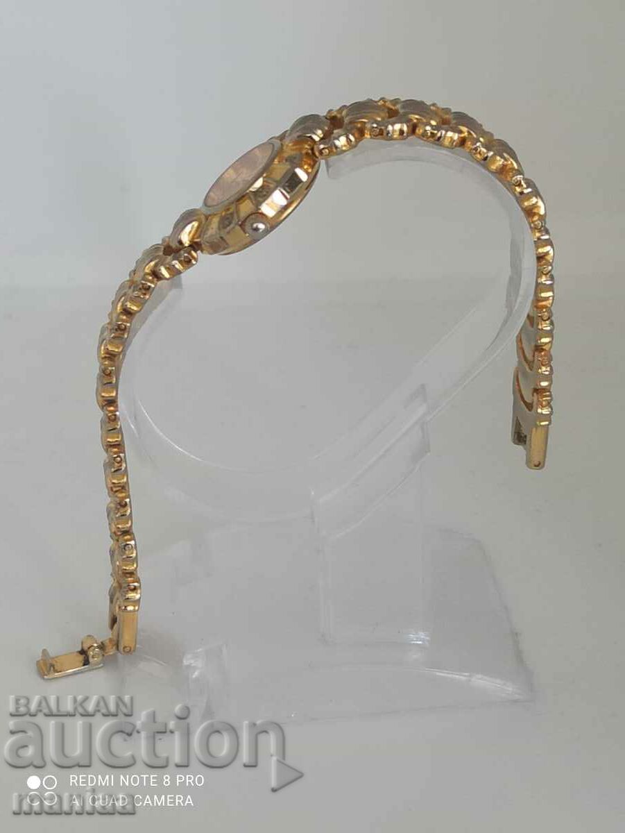 Delivery of Beautiful ladies gold plated Carter watch Delivery of Beautiful ladies gold plated Carter watch