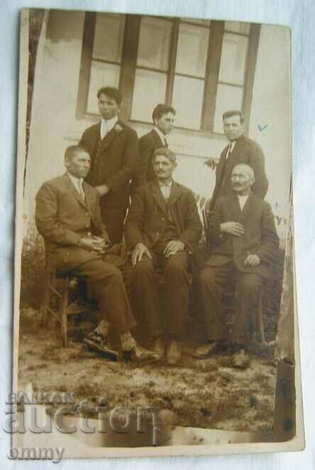 Old photo men, 1929