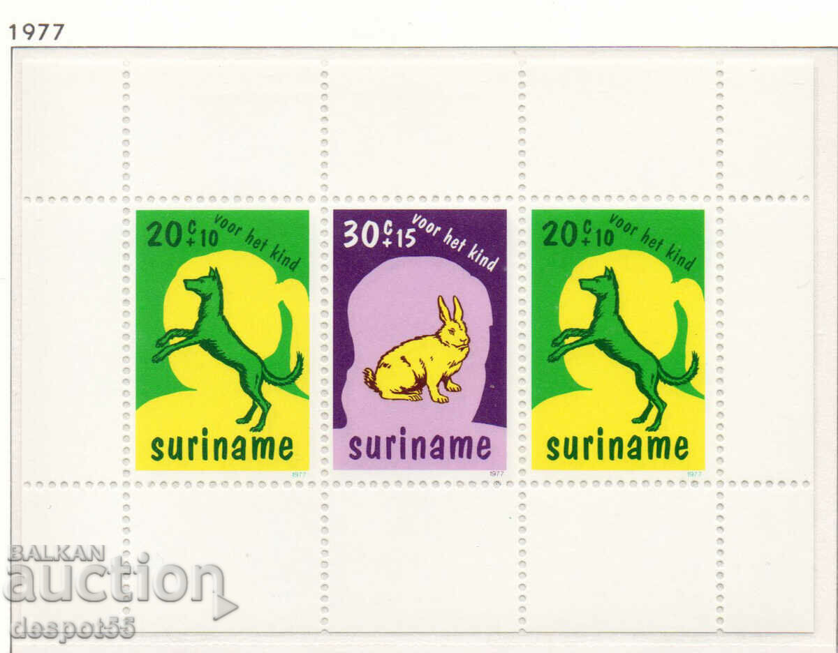 1977. Surinam. Îngrijirea copiilor - animale de companie. Bloc.