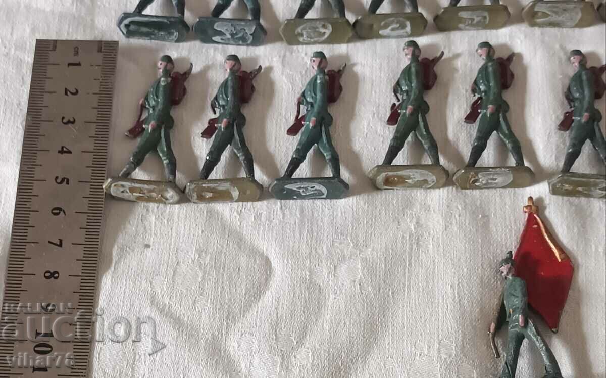 Lot of 38 lead soldiers-figures with price 499.99 BGN | € 255.64 Lot of 38 lead soldiers-figures with price 499.99 BGN | € 255.64