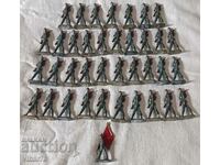 Lot de 38 de soldați-figurine de plumb
