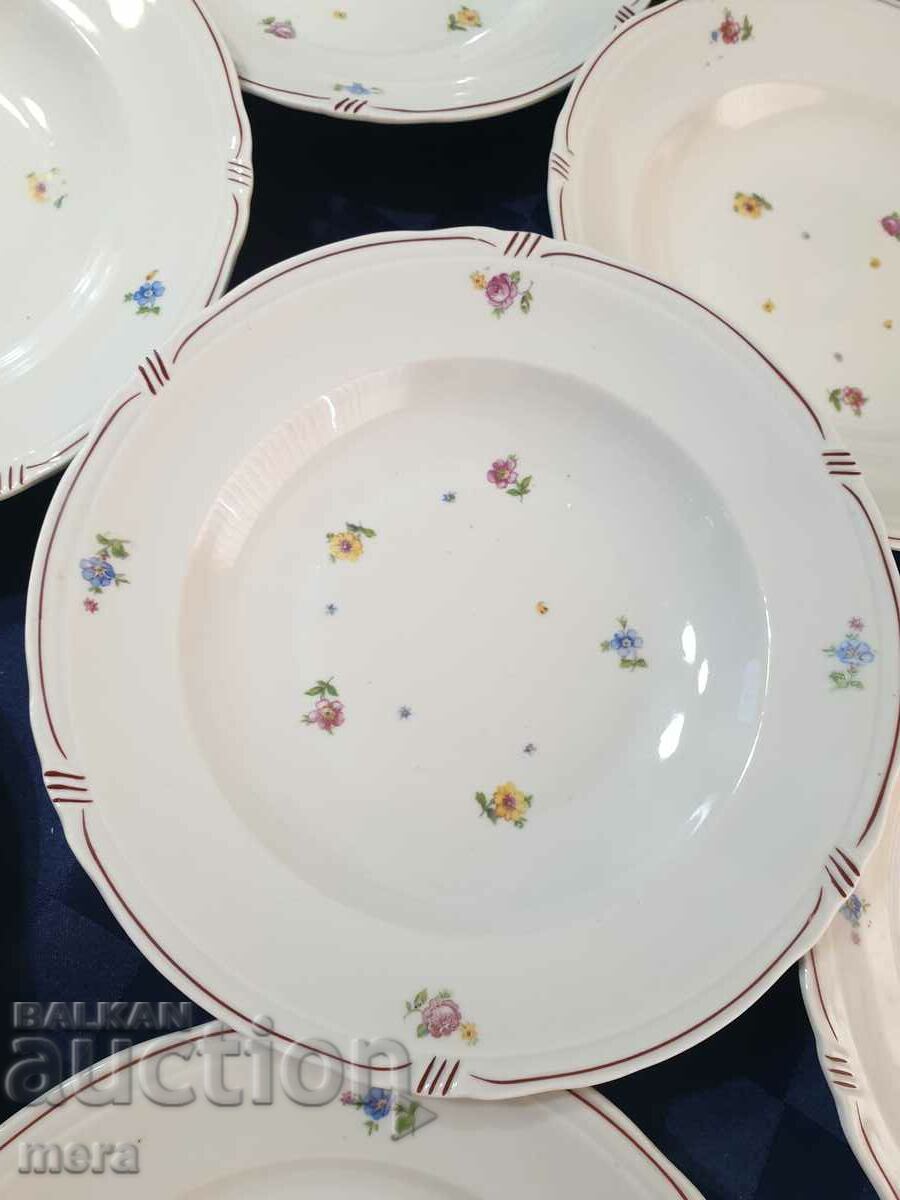 Auction Bulgarian porcelain plates of an old manufacturer Auction Bulgarian porcelain plates of an old manufacturer