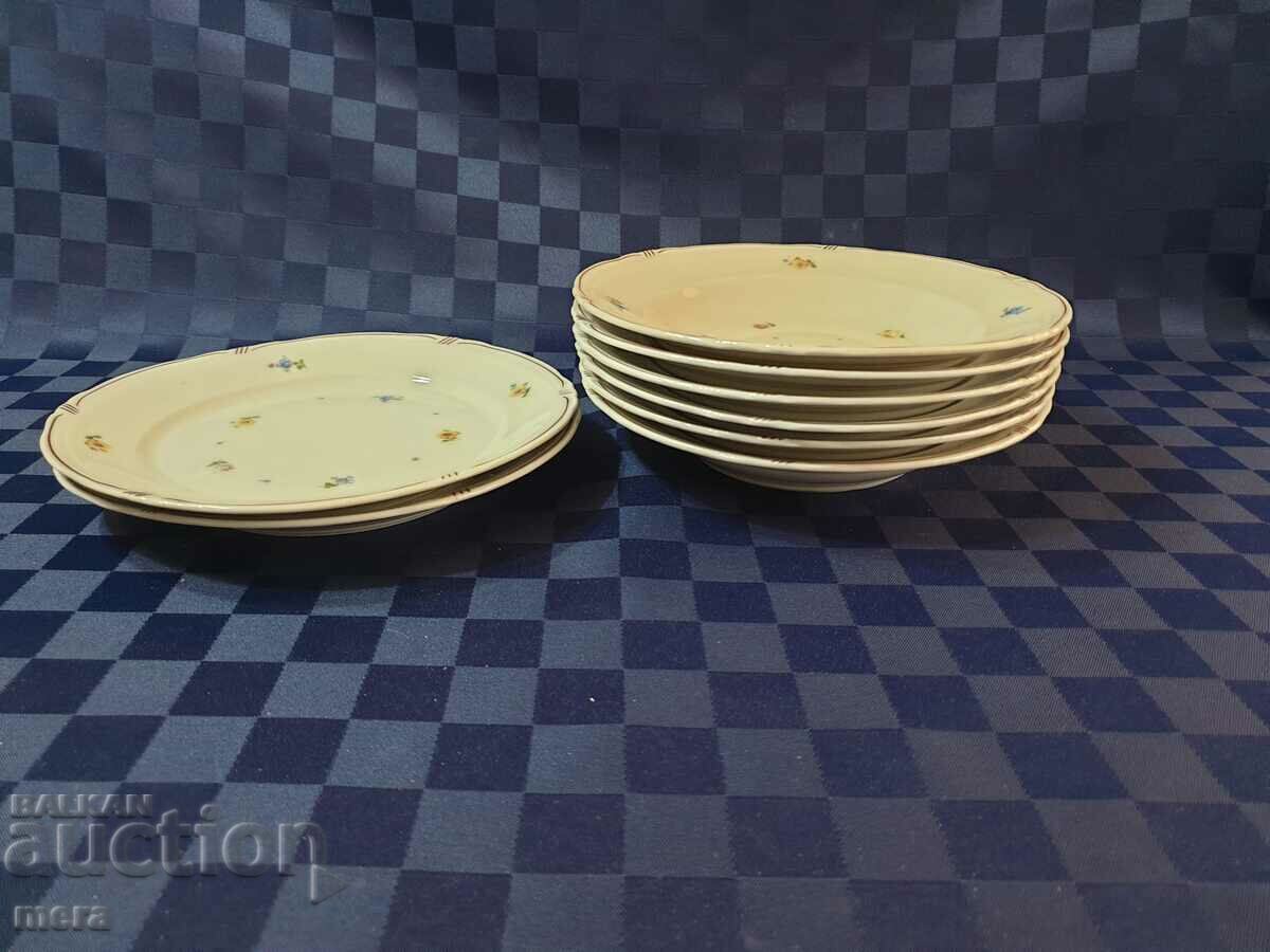 Delivery of Bulgarian porcelain plates of an old manufacturer Delivery of Bulgarian porcelain plates of an old manufacturer