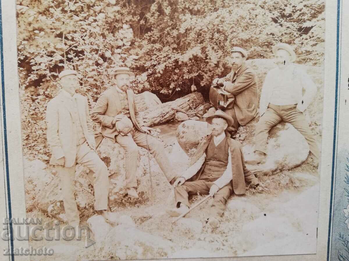 Delivery of Old cardboard photo - Delivery of Old cardboard photo -