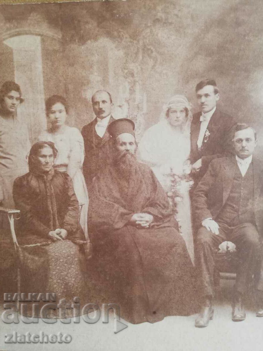 Delivery of Old cardboard picture - Pope, Priest Delivery of Old cardboard picture - Pope, Priest