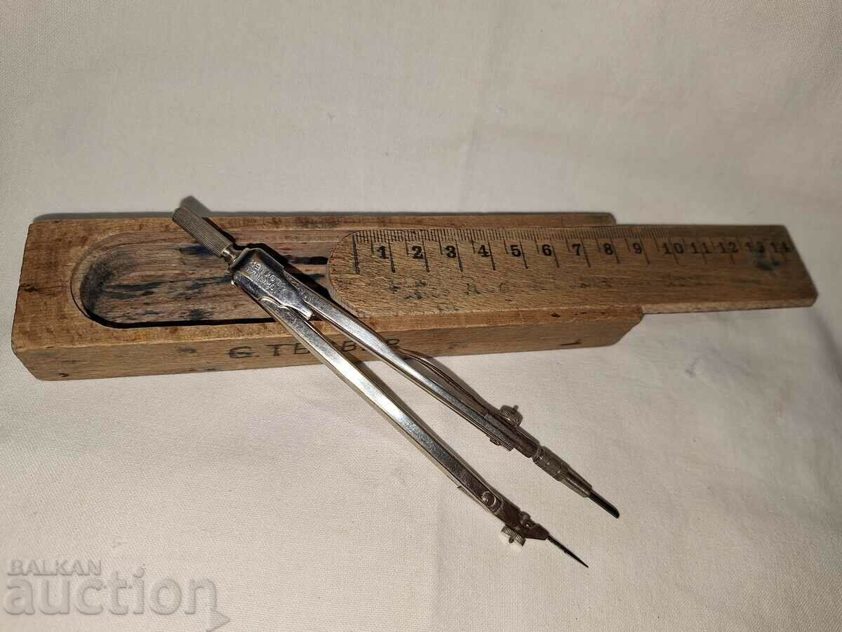 Auction Antique ruler in box--Lotter original Auction Antique ruler in box--Lotter original