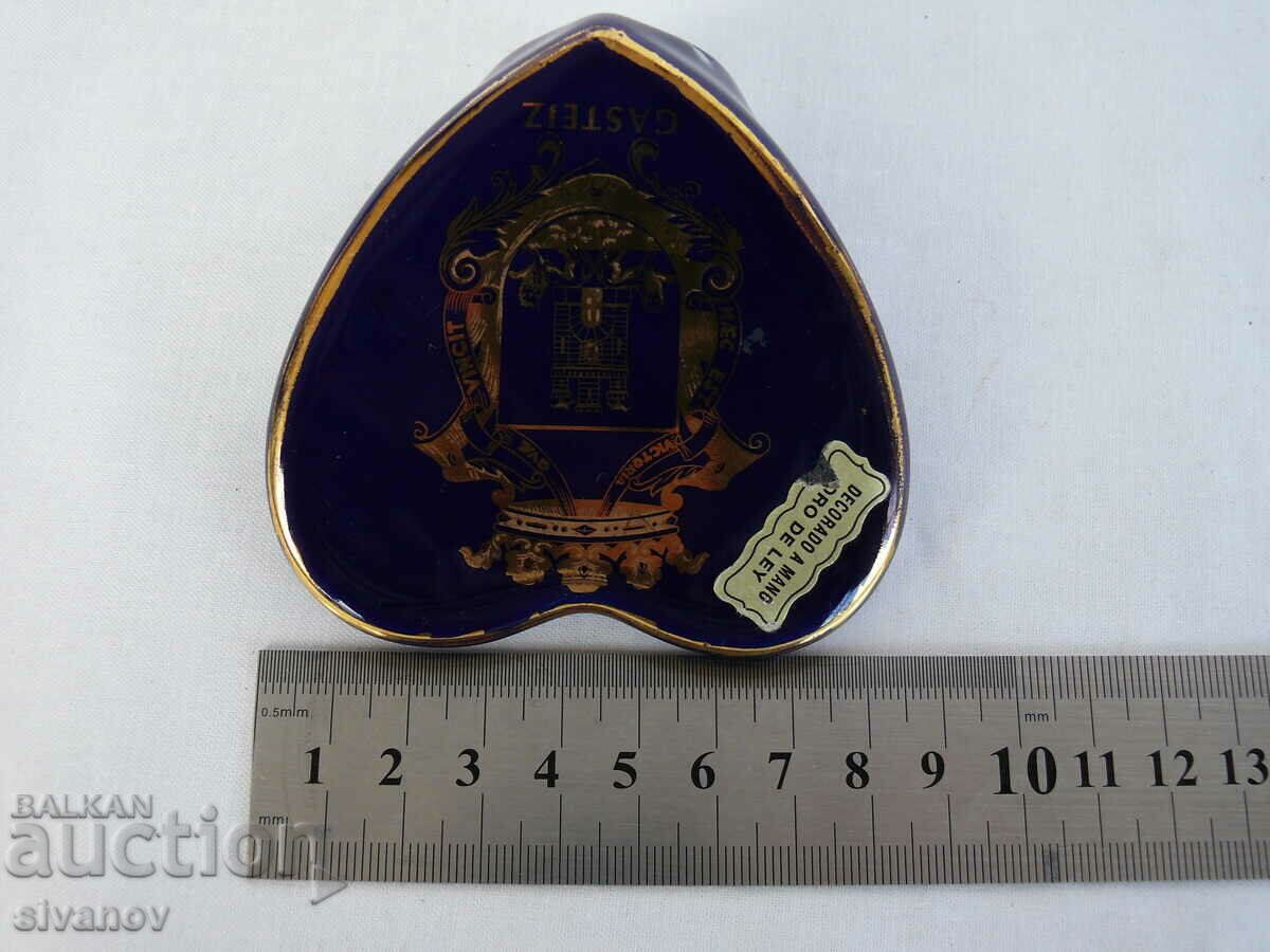 Interesting old porcelain heart with coat of arms #2133 - 7 Interesting old porcelain heart with coat of arms #2133 - 7