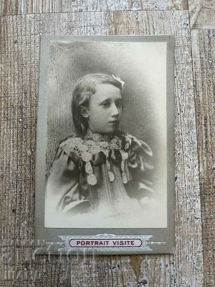 Foto veche Fată din carton dur cu rochie în ac de păr