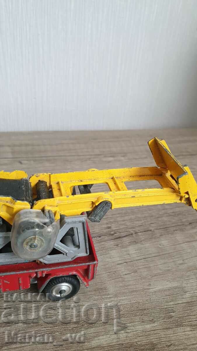 jucării corgi jeep fc-150 cu preț 40.00 BGN | € 20.45