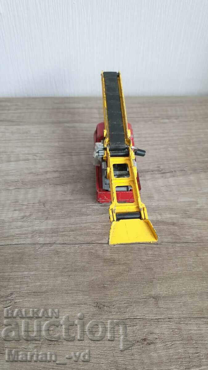 Livrarea jucării corgi jeep fc-150