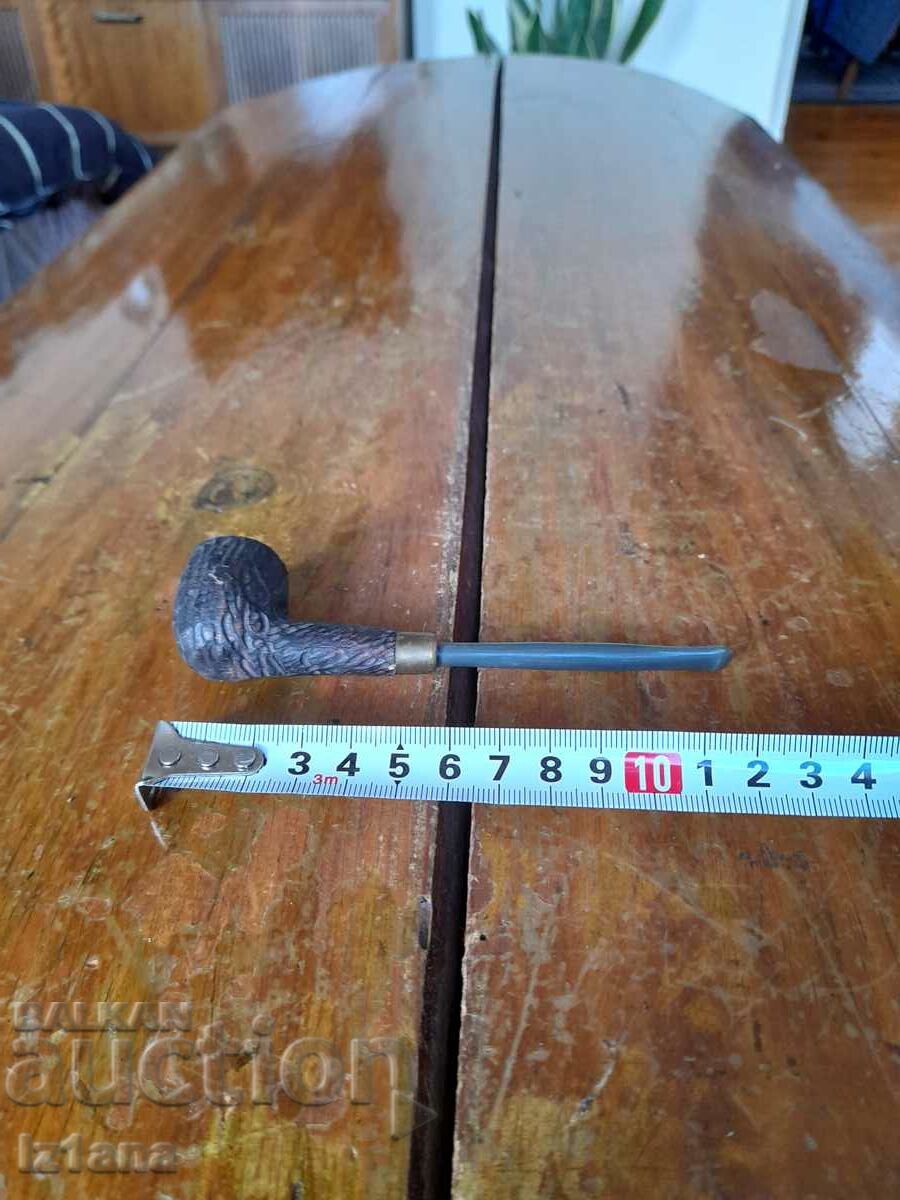 Ένας παλιός σωλήνας με τιμή 35.00 BGN | € 17.90 Ένας παλιός σωλήνας με τιμή 35.00 BGN | € 17.90