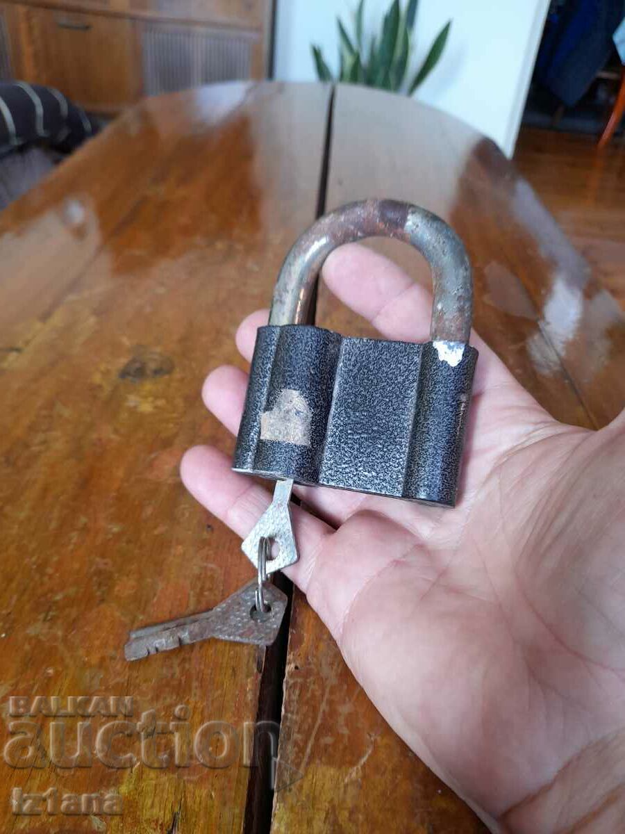 Old padlock, suitcase with price 22.00 BGN | € 11.25 Old padlock, suitcase with price 22.00 BGN | € 11.25