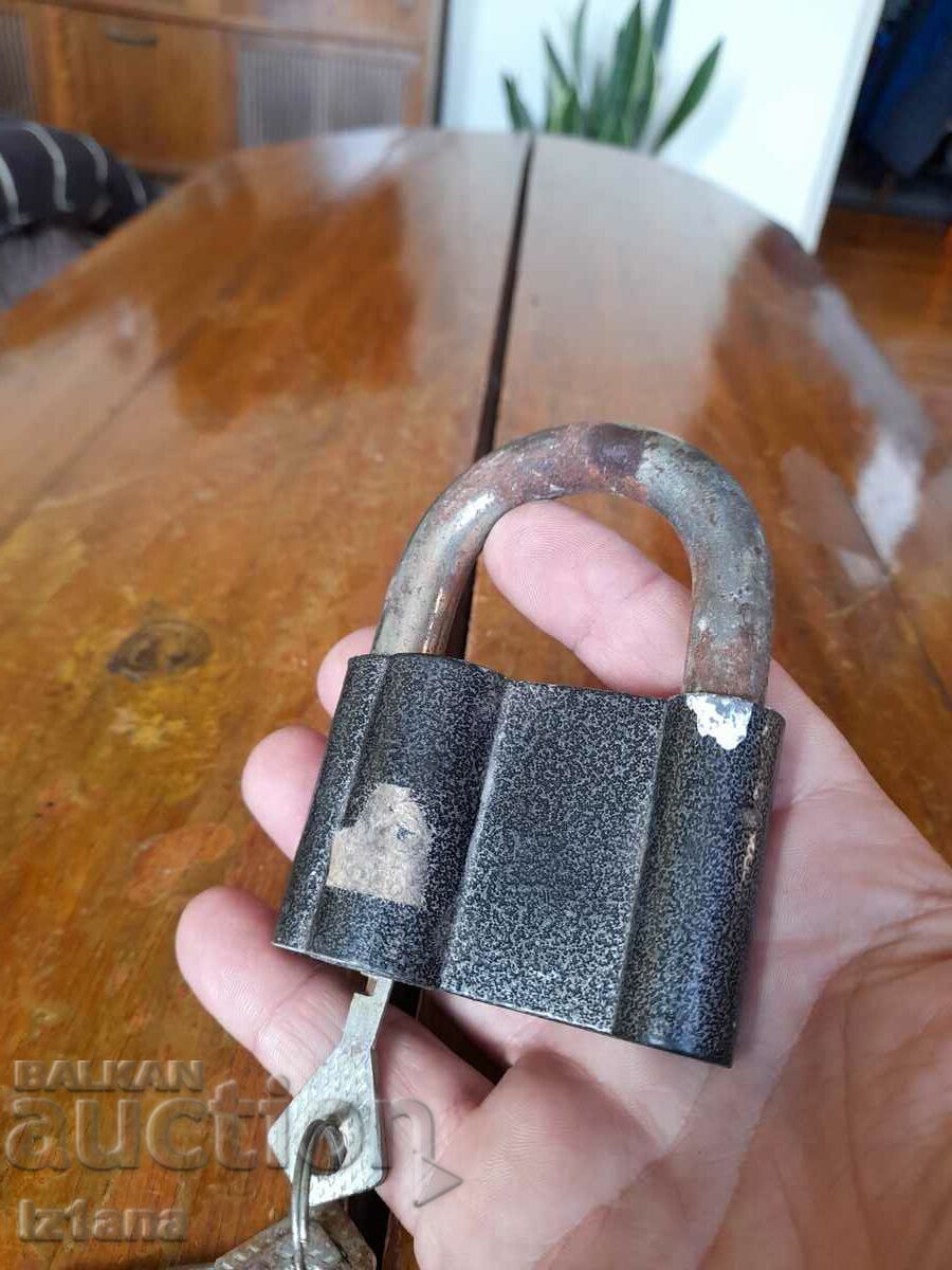 Auction Old padlock, suitcase Auction Old padlock, suitcase