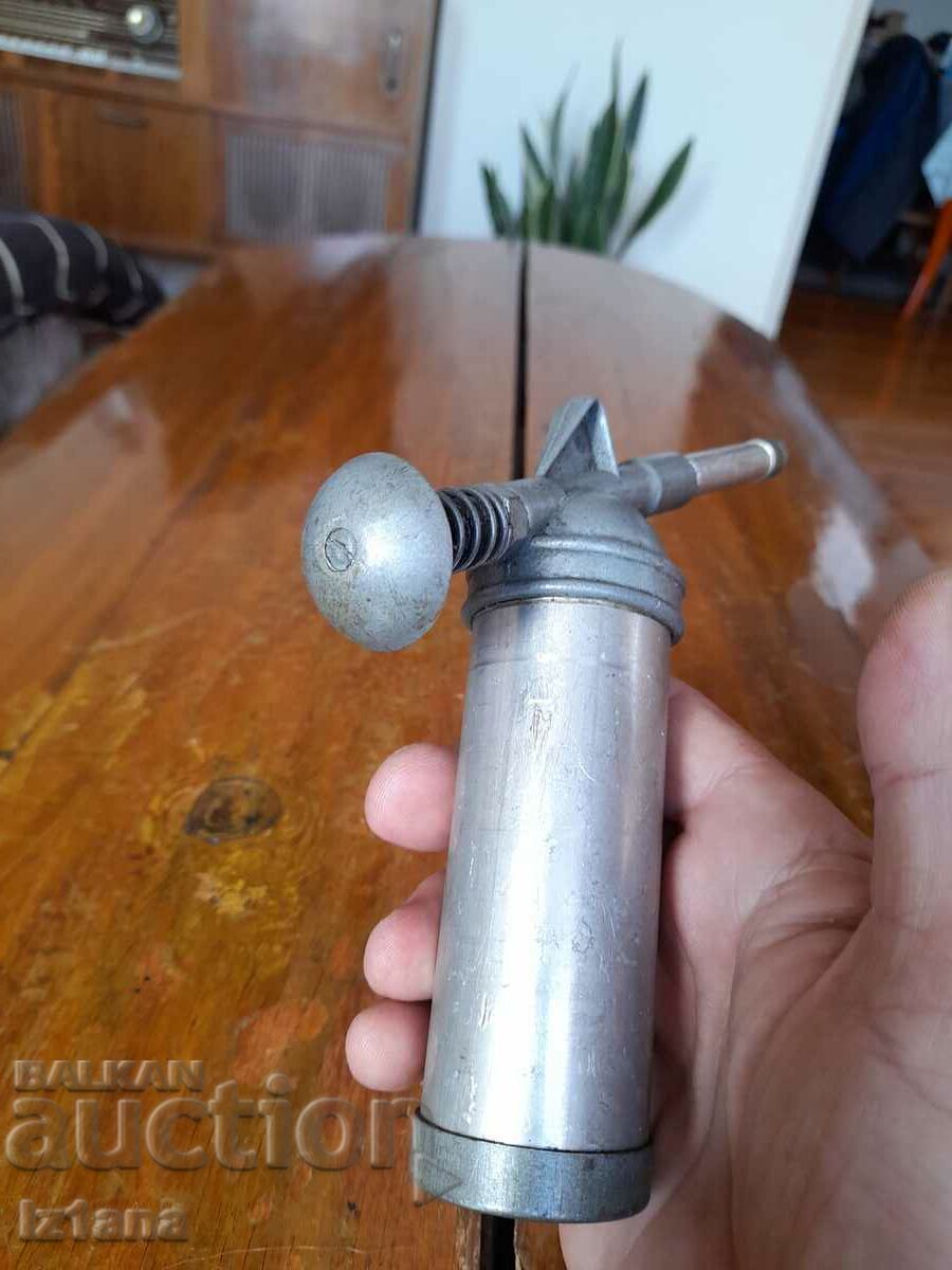 Auction Old greaser Auction Old greaser