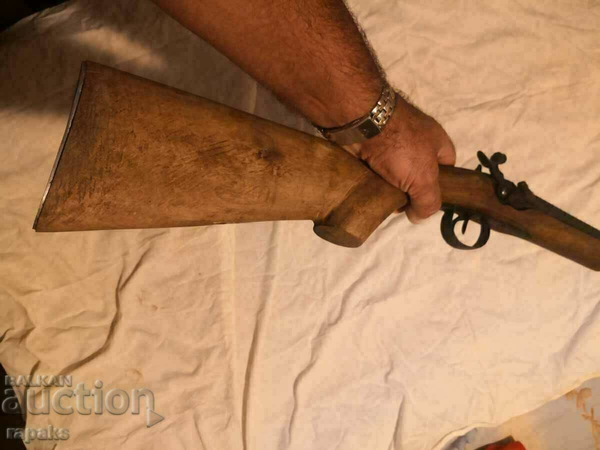 Pușcă cu încărcare frontală cu lovitori externi și decorațiuni cu preț 435.00 BGN | € 222.41 Pușcă cu încărcare frontală cu lovitori externi și decorațiuni cu preț 435.00 BGN | € 222.41