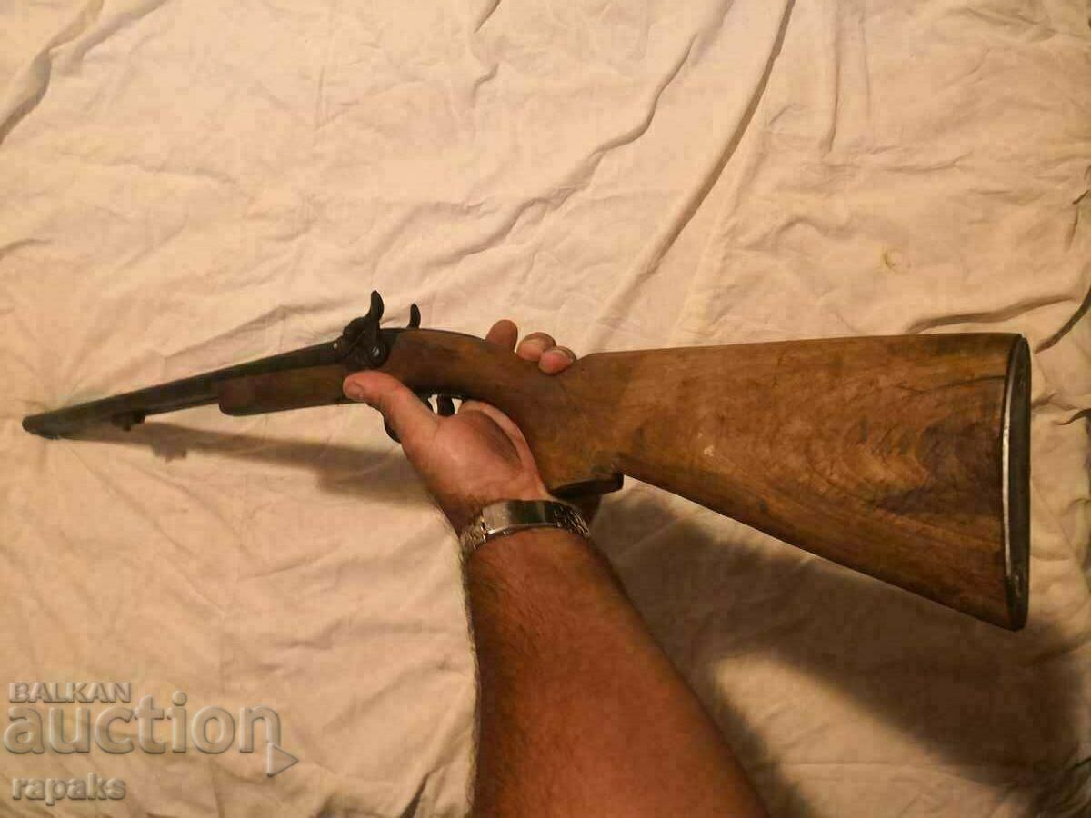 Licitație Pușcă cu încărcare frontală cu lovitori externi și decorațiuni Licitație Pușcă cu încărcare frontală cu lovitori externi și decorațiuni