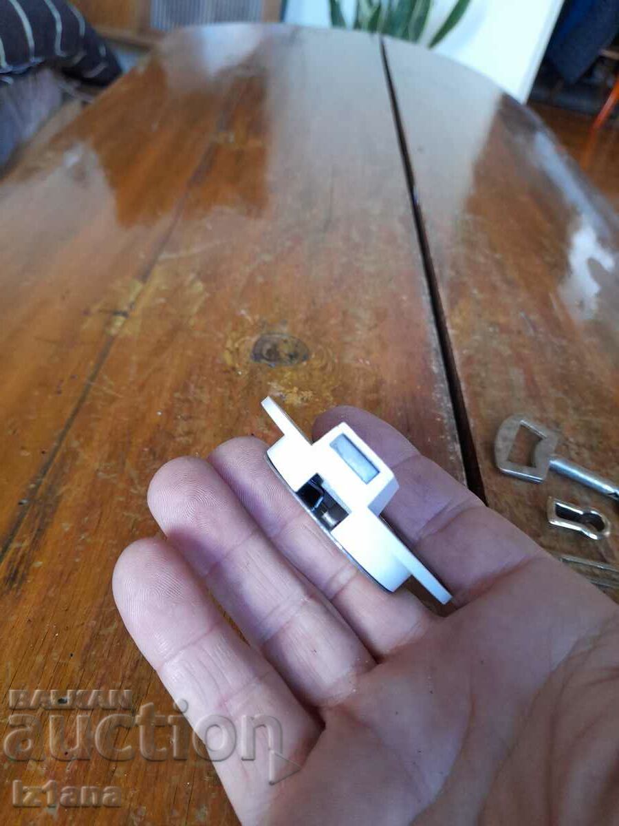 Delivery of Old lock, section lock Delivery of Old lock, section lock