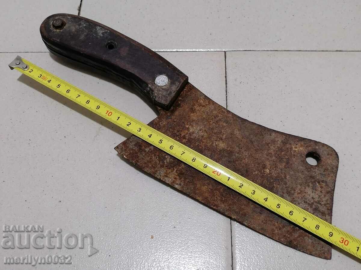 Delivery of Old forged saber, axe, axe, knife, machete Delivery of Old forged saber, axe, axe, knife, machete