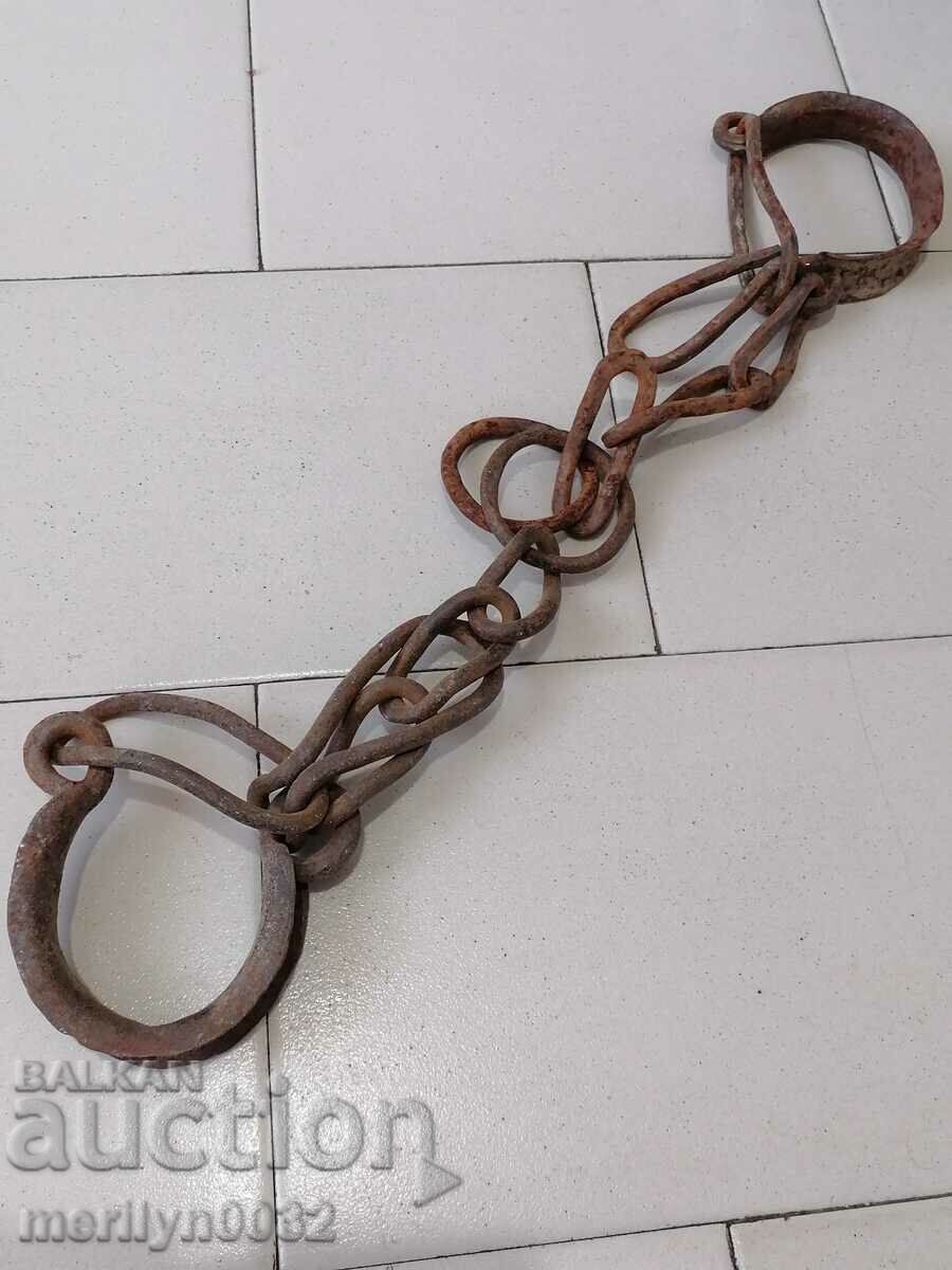 Доставка на Стари ръчно ковани букаи, вериги, пранги, окови Доставка на Стари ръчно ковани букаи, вериги, пранги, окови