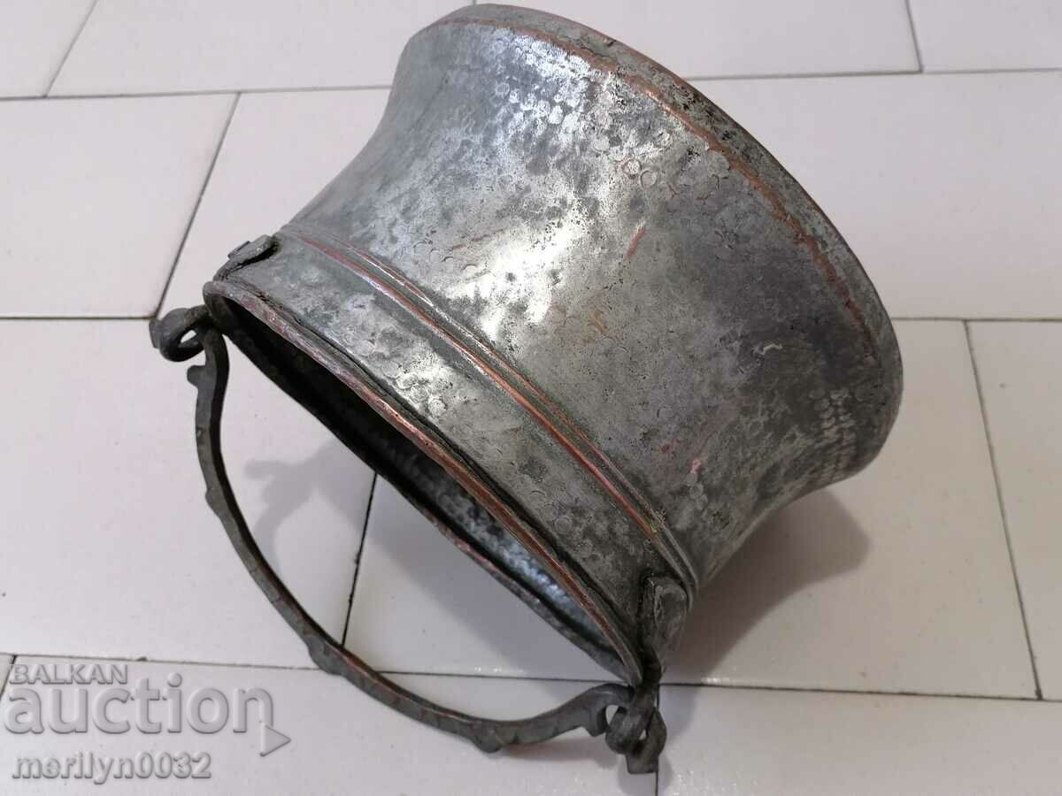 Auction Old copper cauldron, copper, cauldron copper vessel menche Auction Old copper cauldron, copper, cauldron copper vessel menche