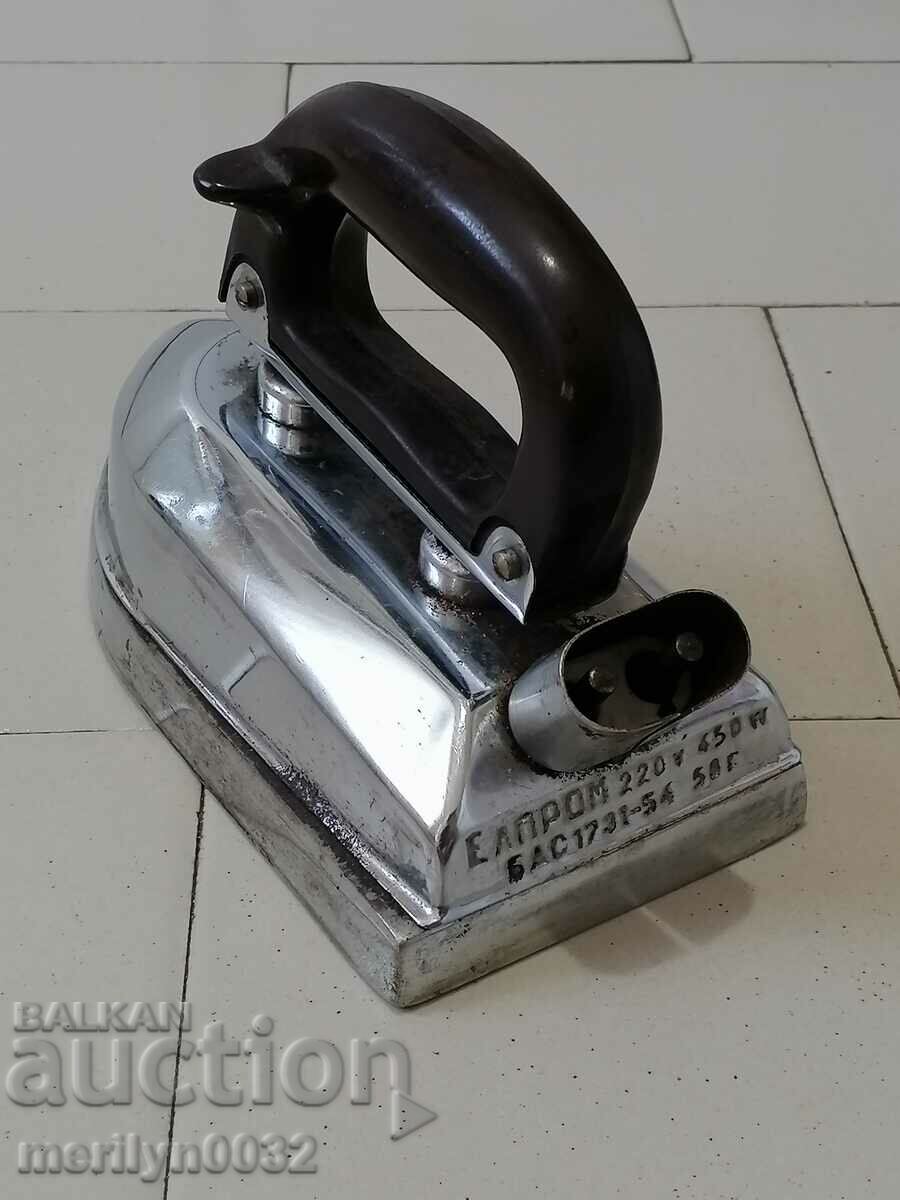 Auction Old electric iron Auction Old electric iron