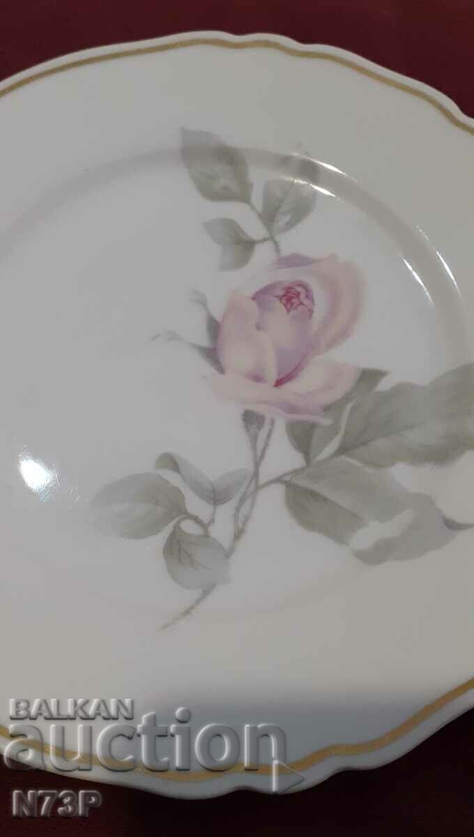 Licitație PLATĂ VECHE DE PORȚELAN. COLECȚIE..BAVARIA..