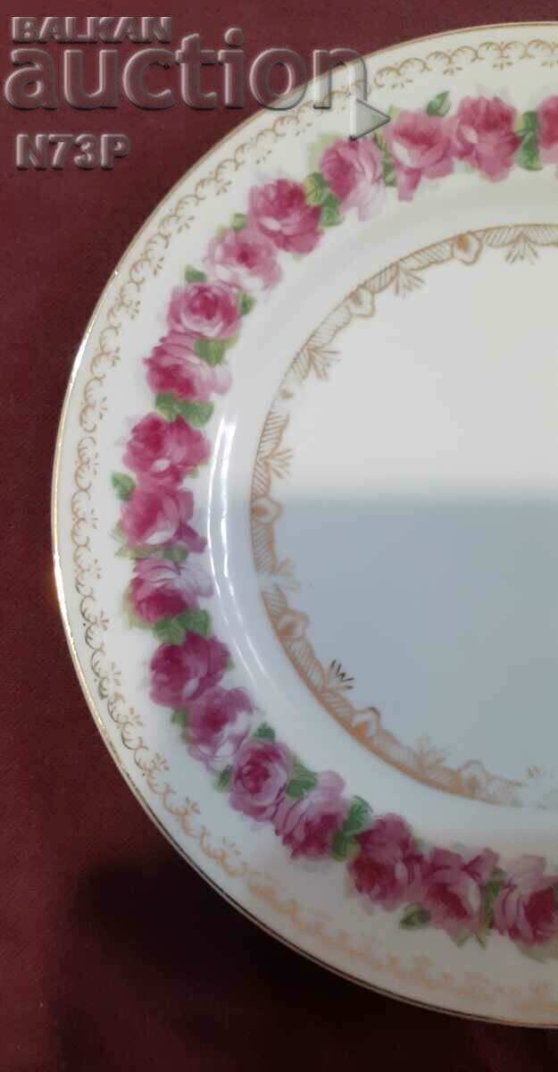PLATĂ VECHE DE PORȚELAN. COLECTIE. cu preț 14.00 BGN | € 7.16