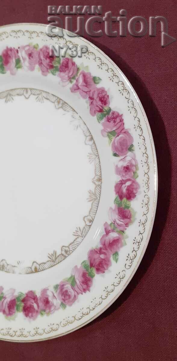 Licitație PLATĂ VECHE DE PORȚELAN. COLECTIE.