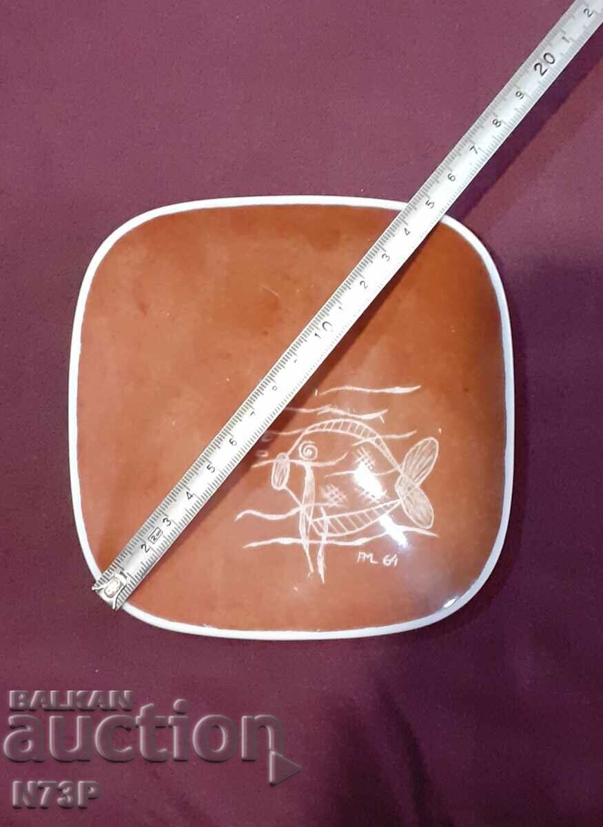 Livrarea PLATĂ VECHE DE PORȚELAN. COLECTIE.