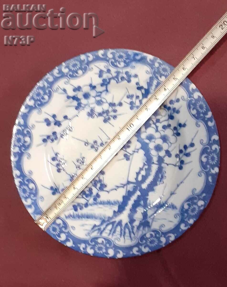 Livrarea PLATĂ VECHE DE PORȚELAN. COLECȚIE.JAPONIA.