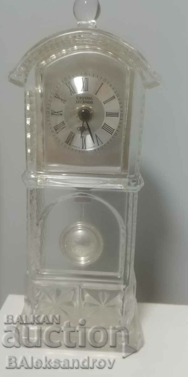 Стилен стъклен часовник