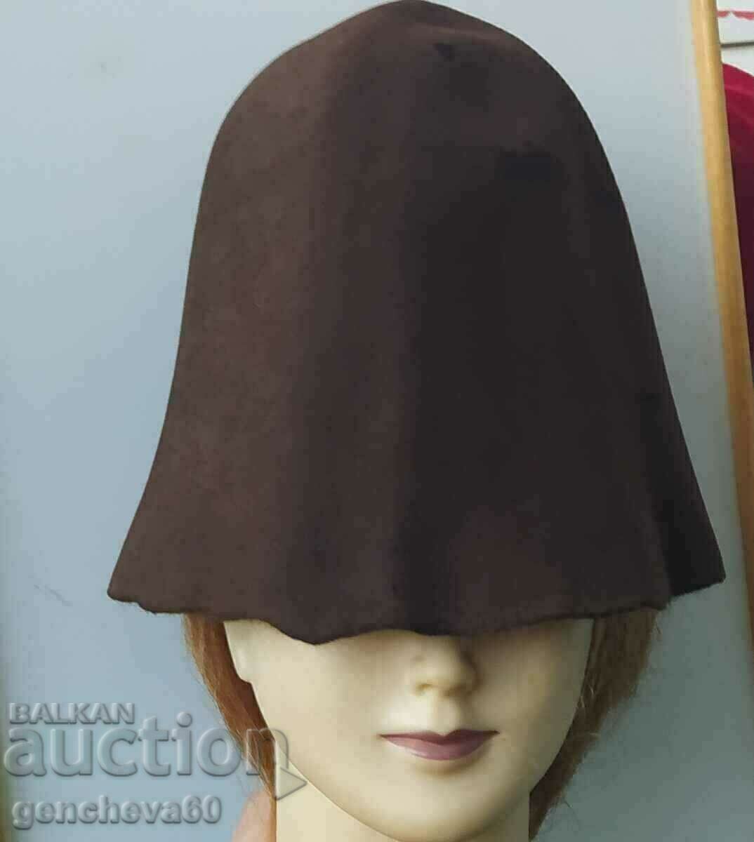 Модна шапка качулка,конус от вълнен заешки филц