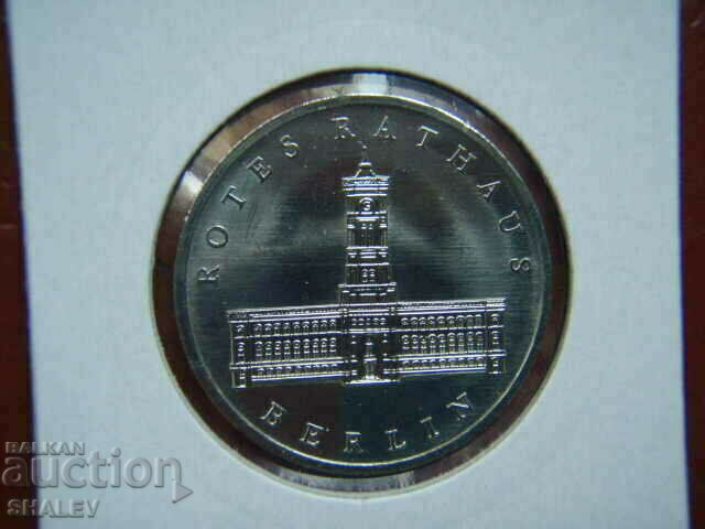 Delivery of 5 Mark 1987 Deutche Demokatische Republic (GDR) - Unc Delivery of 5 Mark 1987 Deutche Demokatische Republic (GDR) - Unc