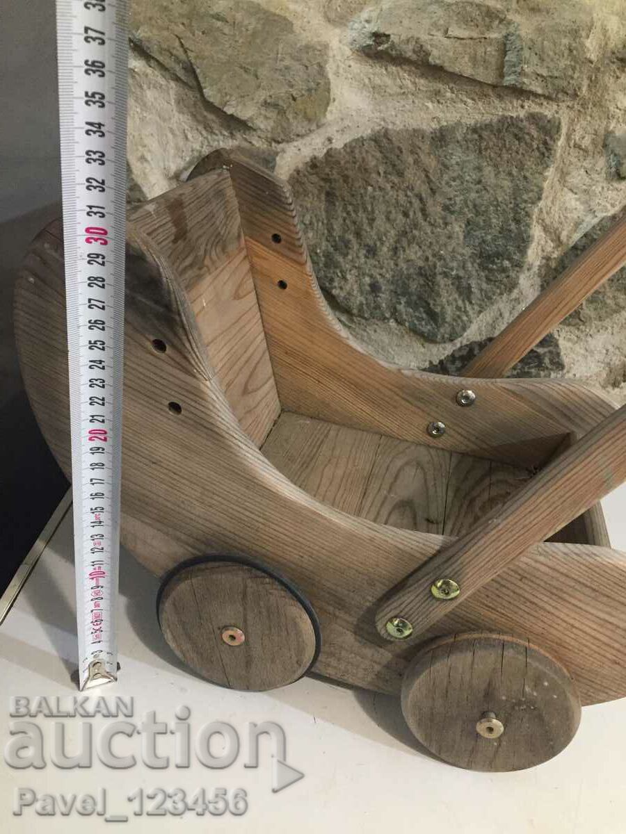 Auction  old wooden cart