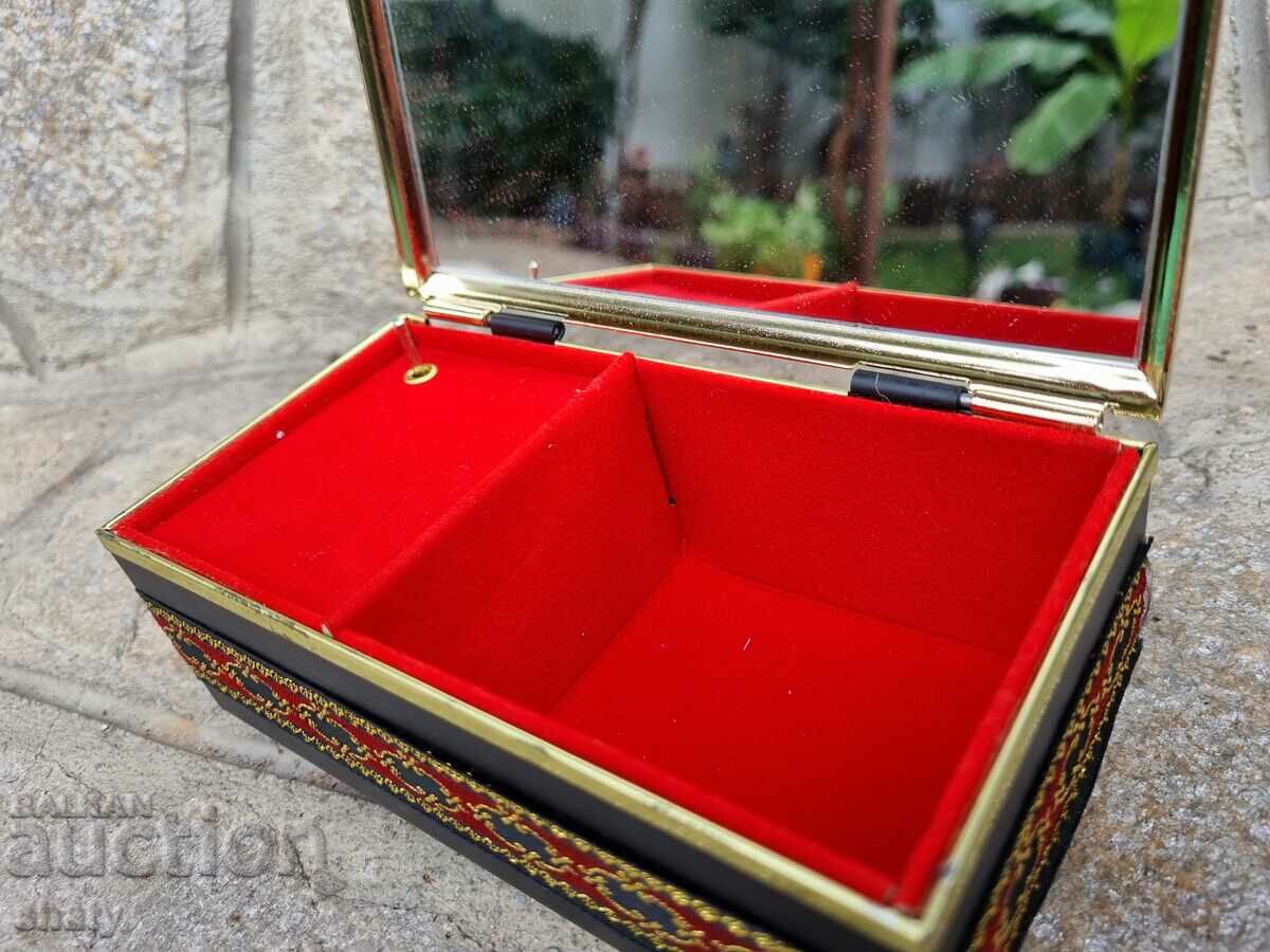 Δημοπρασία Παλιό μουσικό κουτί Δημοπρασία Παλιό μουσικό κουτί